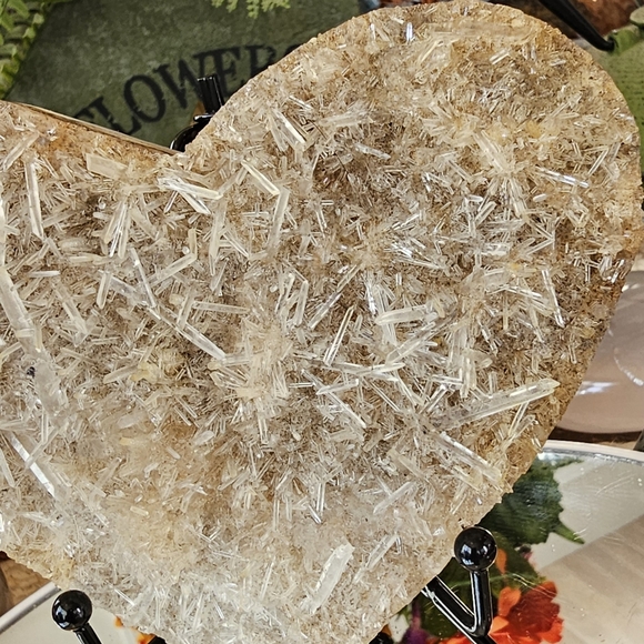 Gorgeous Large Quartz Heart With Sparkly Quartz Needles 5" X 4" With Stand - Picture 8 of 16
